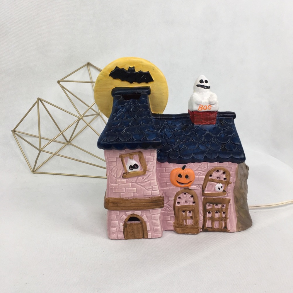 Lighted Spooky Haunted House